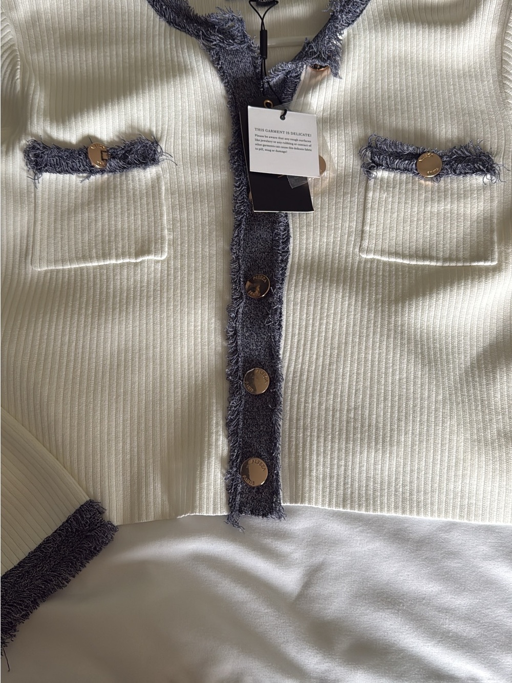 ❌❌SOLD❌❌Aleeza Paris Ivory Knit Cardigan with Navy Trim NWT gorgeous - Picture 4 of 8